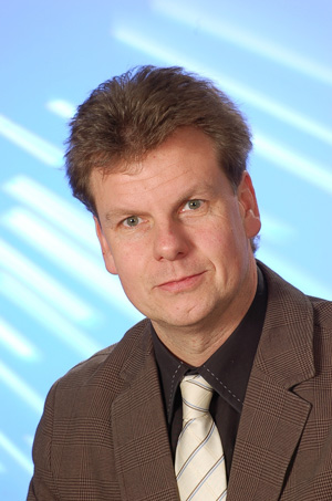 Ernst Scharr Ernst Scharr,Rechtsanwalt, Help-Akademie Dozent für den Bereich Recht und Verträge