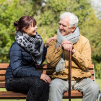 Der Sachkundelehrgang für Berufsbetreuer der HELP Akademie zählt zu den führenden und angesehensten Qualifizierungsprogrammen für angehende Berufsbetreuerinnen und Berufsbetreuer in Deutschland.